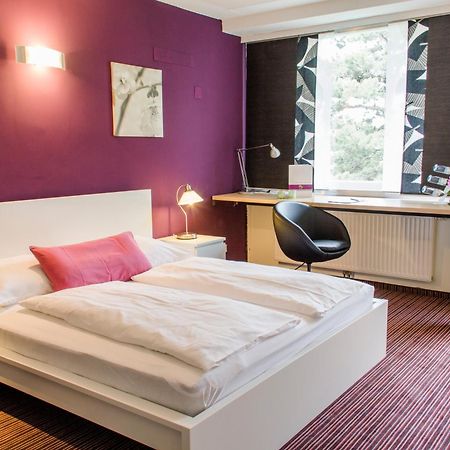 College Garden Hotel バート・フェスラウ エクステリア 写真