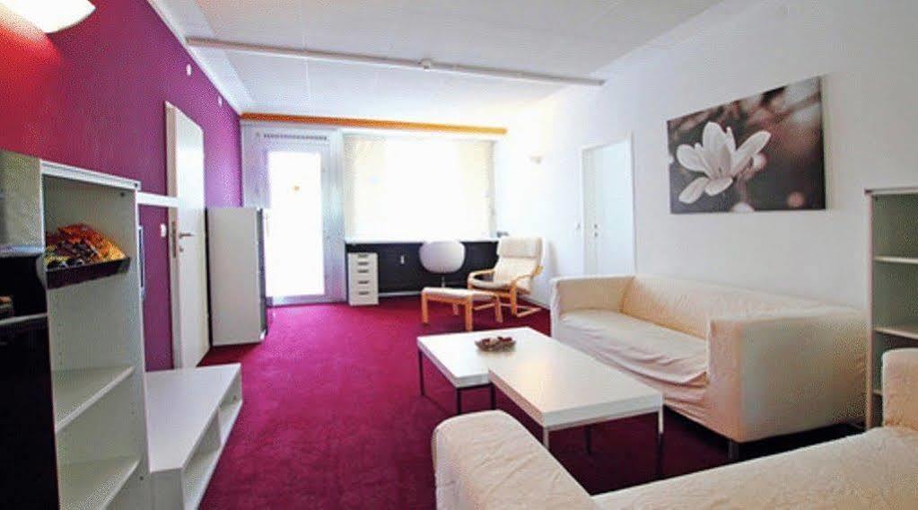 College Garden Hotel バート・フェスラウ エクステリア 写真